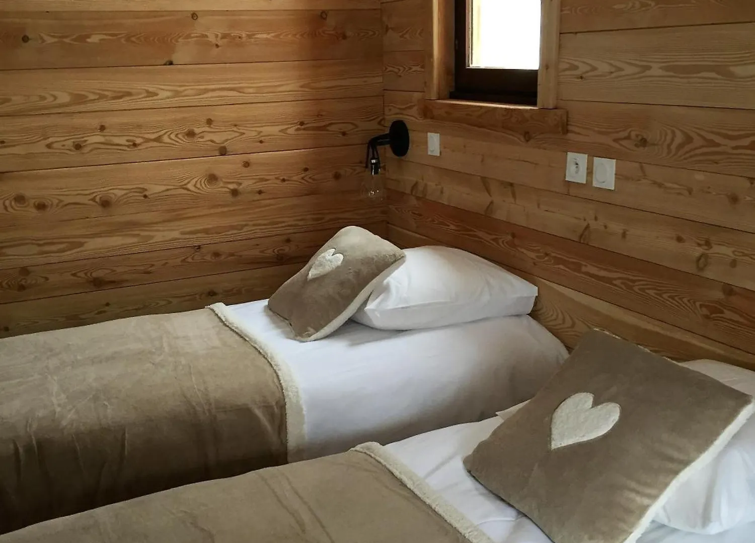 **  Hotel L'Echaillon Névache Franciaország