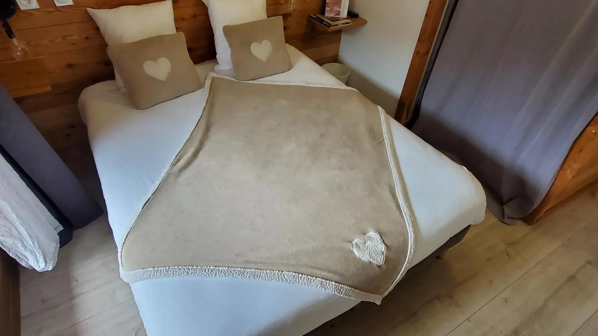 **  Hotel L'Echaillon Névache Franciaország